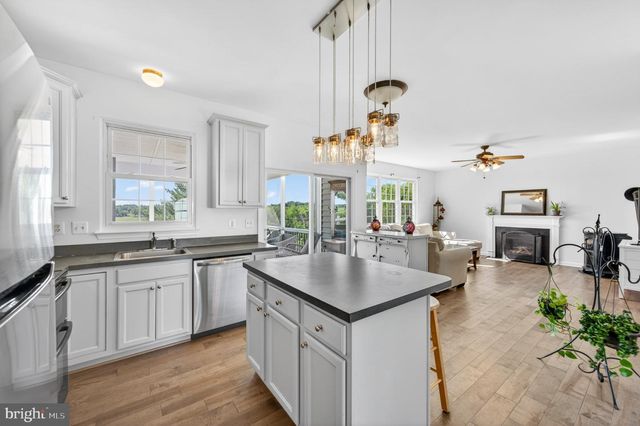 8840 MAPLEVILLE RD, Mount Airy, MD 21771