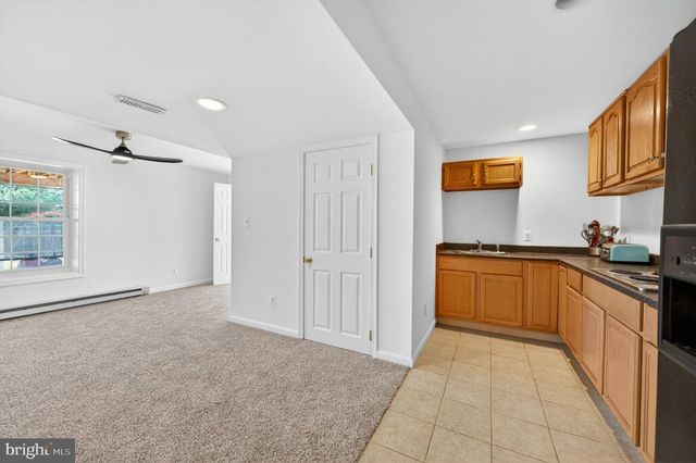 8840 MAPLEVILLE RD, Mount Airy, MD 21771