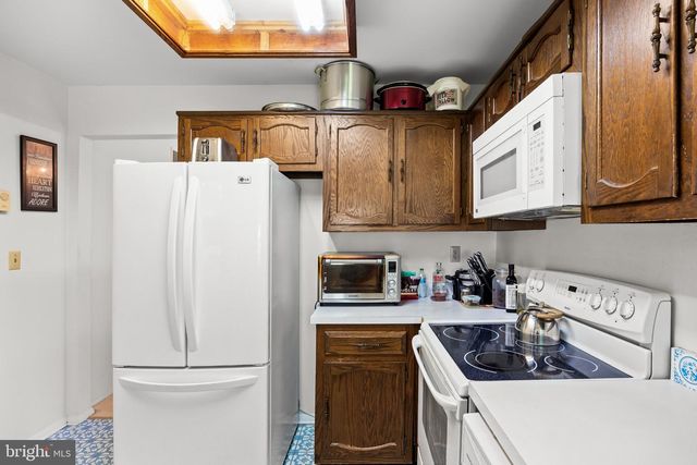 22 WINDSOR RD, Southampton, NJ 08088