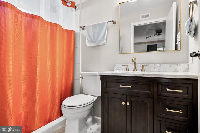 22 WINDSOR RD, Southampton, NJ 08088
