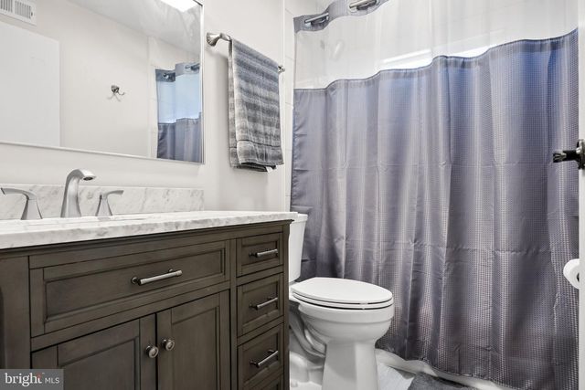 22 WINDSOR RD, Southampton, NJ 08088