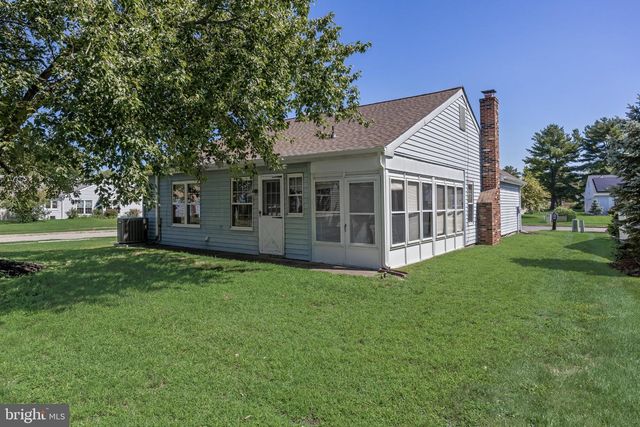 22 WINDSOR RD, Southampton, NJ 08088