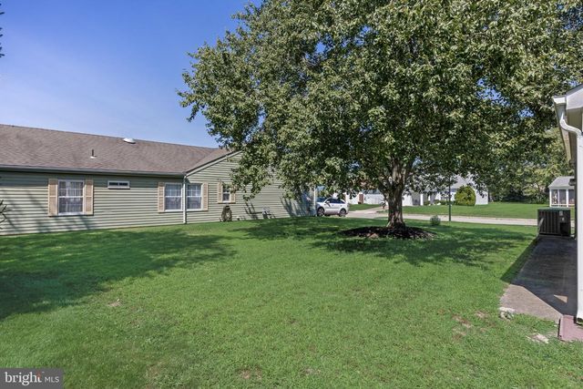 22 WINDSOR RD, Southampton, NJ 08088