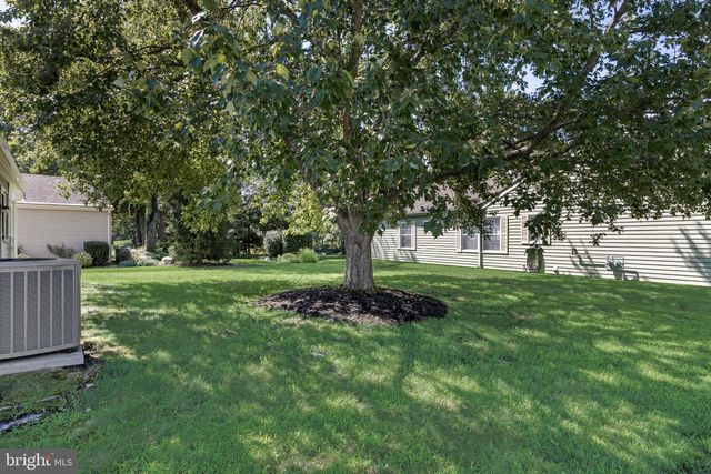 22 WINDSOR RD, Southampton, NJ 08088