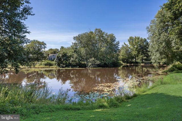 22 WINDSOR RD, Southampton, NJ 08088
