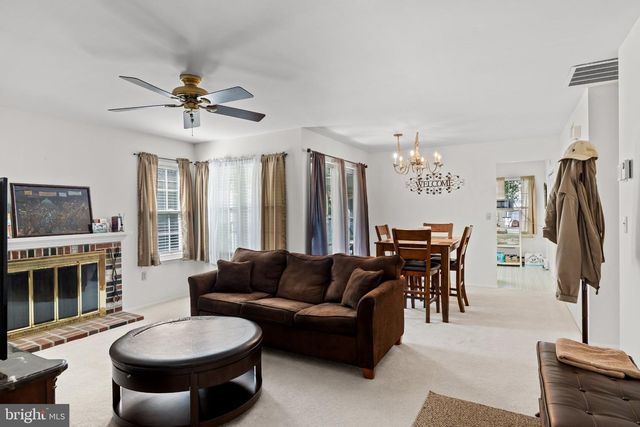 22 WINDSOR RD, Southampton, NJ 08088