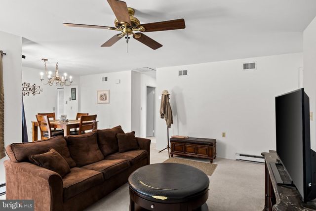 22 WINDSOR RD, Southampton, NJ 08088