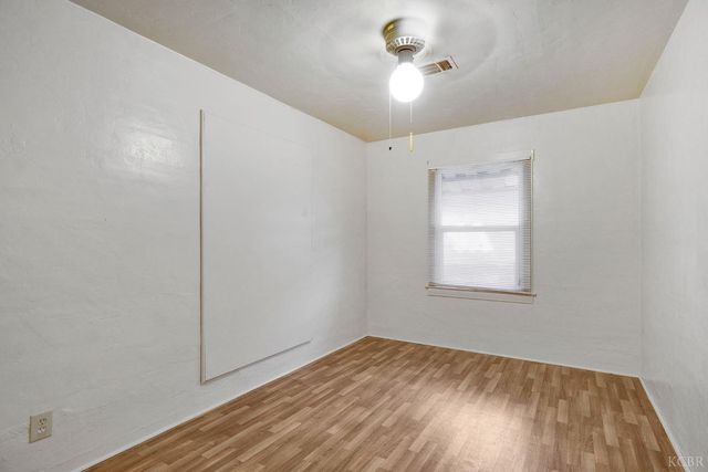 325 Oleander Avenue, Lemoore, CA 93245
