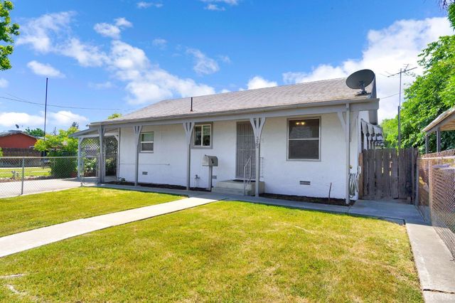 325 Oleander Avenue, Lemoore, CA 93245