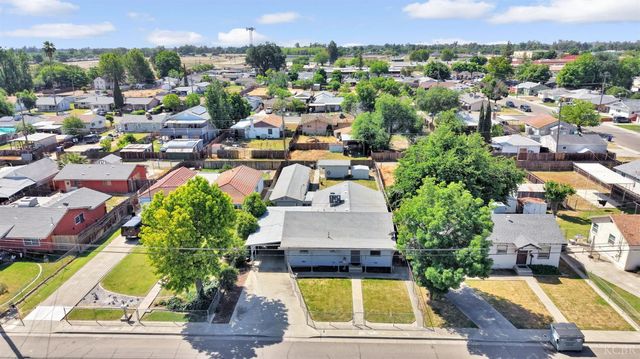 325 Oleander Avenue, Lemoore, CA 93245