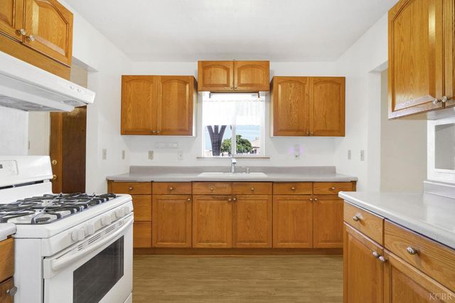 325 Oleander Avenue, Lemoore, CA 93245