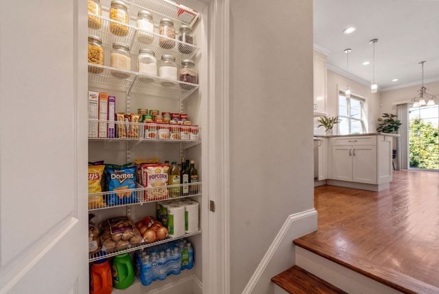 104-108 Hull St 108, Newton, MA 02460