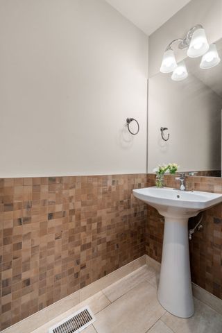 104-108 Hull St 108, Newton, MA 02460