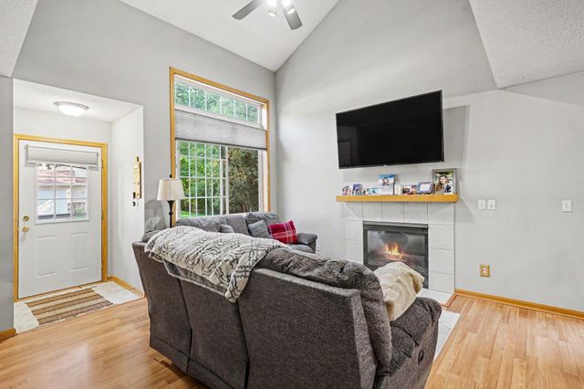 20536 Erin Court 34, Farmington, MN 55024