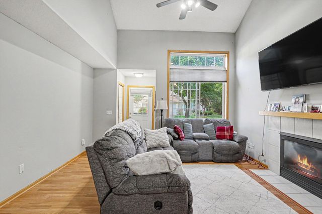 20536 Erin Court 34, Farmington, MN 55024