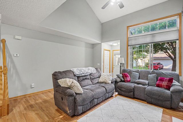 20536 Erin Court 34, Farmington, MN 55024