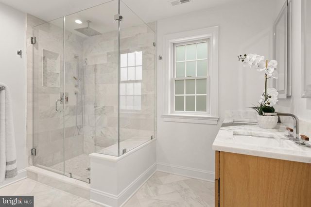 5522 LINCOLN ST, Bethesda, MD 20817