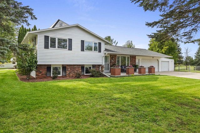 3467 GOLF DRIVE, Green Bay, WI 54311