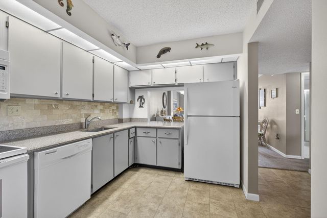 896 N Federal Highway 225, Lantana, FL 33462