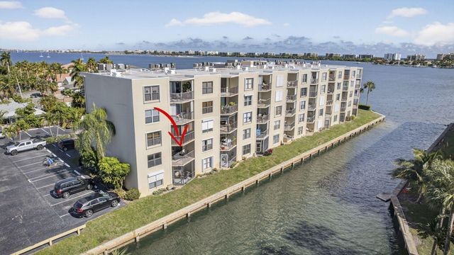 896 N Federal Highway 225, Lantana, FL 33462