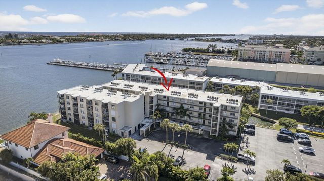 896 N Federal Highway 225, Lantana, FL 33462