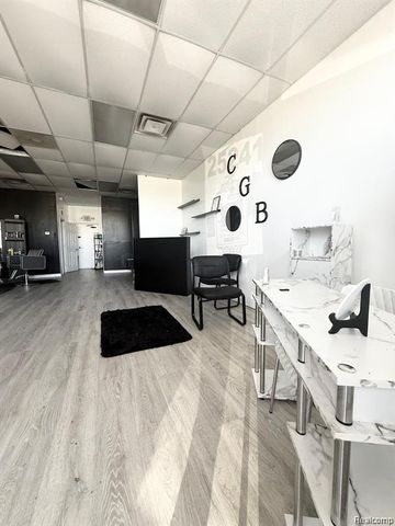 25251 Eureka Road, Taylor, MI 48180