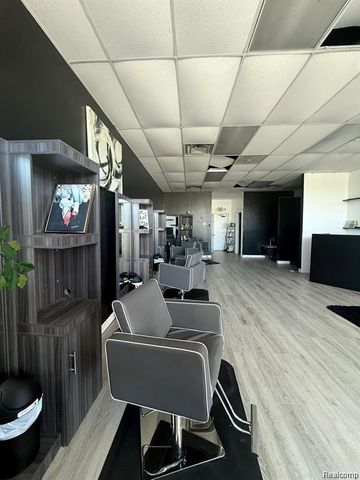 25251 Eureka Road, Taylor, MI 48180