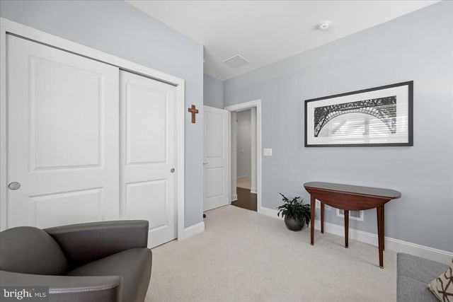 122 FOAM FLOWER DR, Lake Frederick, VA 22630