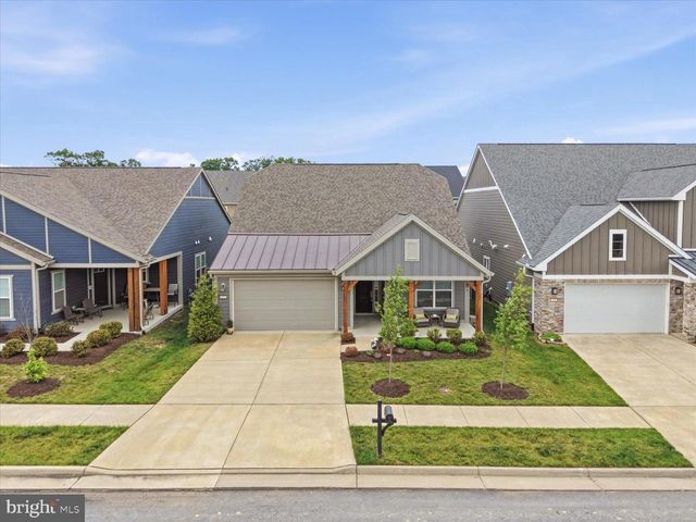 122 FOAM FLOWER DR, Lake Frederick, VA 22630
