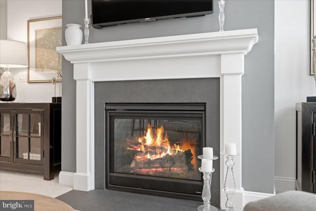 122 FOAM FLOWER DR, Lake Frederick, VA 22630