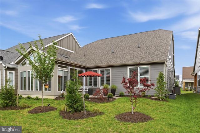 122 FOAM FLOWER DR, Lake Frederick, VA 22630