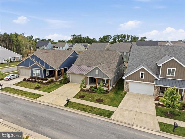122 FOAM FLOWER DR, Lake Frederick, VA 22630