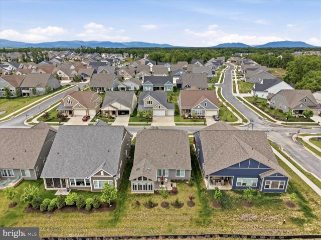 122 FOAM FLOWER DR, Lake Frederick, VA 22630