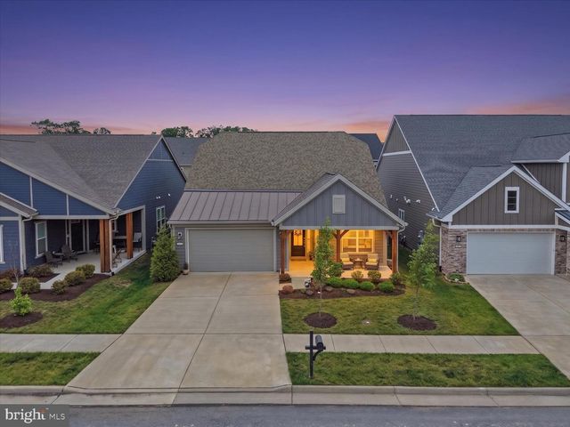 122 FOAM FLOWER DR, Lake Frederick, VA 22630