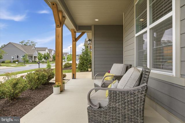 122 FOAM FLOWER DR, Lake Frederick, VA 22630