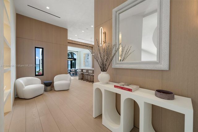 5300 N Bay Rd, Miami Beach, FL 33140