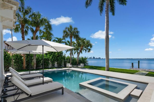 5300 N Bay Rd, Miami Beach, FL 33140