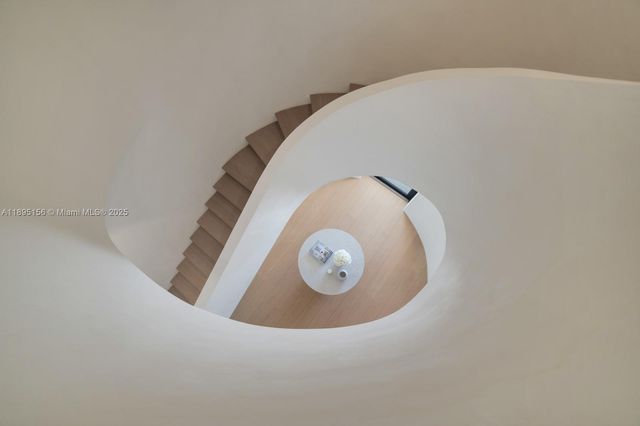 5300 N Bay Rd, Miami Beach, FL 33140