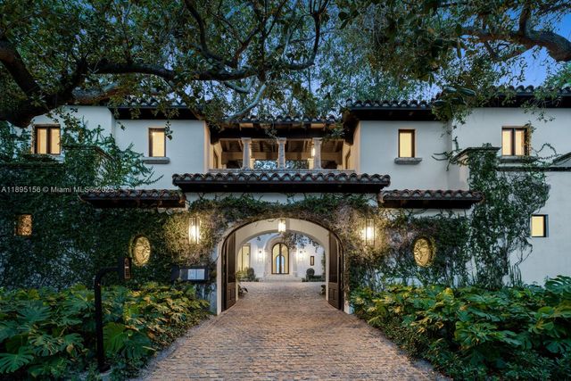 5300 N Bay Rd, Miami Beach, FL 33140