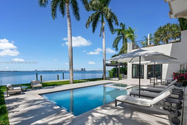 5300 N Bay Rd, Miami Beach, FL 33140