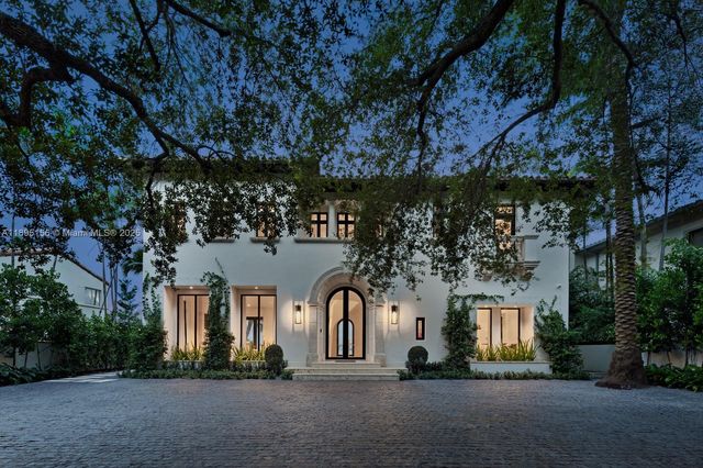 5300 N Bay Rd, Miami Beach, FL 33140