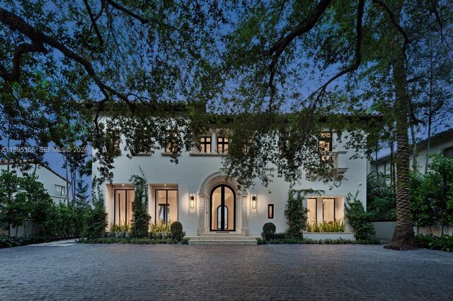 5300 N Bay Rd, Miami Beach, FL 33140