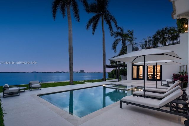 5300 N Bay Rd, Miami Beach, FL 33140