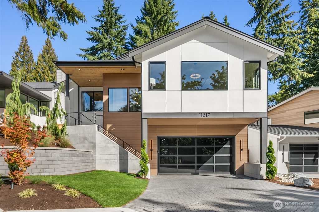 11217 NE 103rd Place, Kirkland, WA 98033