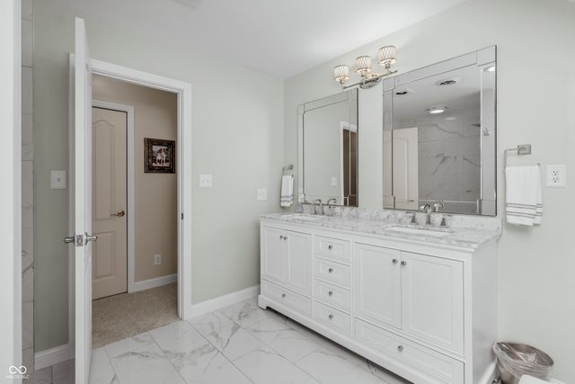 7109 W Saint Andrews Avenue, Yorktown, IN 47396