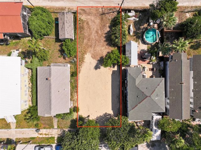 911 Avenue L, Galveston, TX 77550
