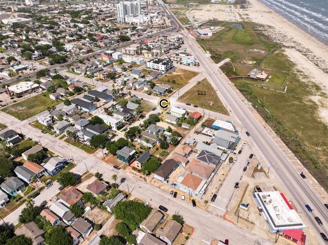 911 Avenue L, Galveston, TX 77550