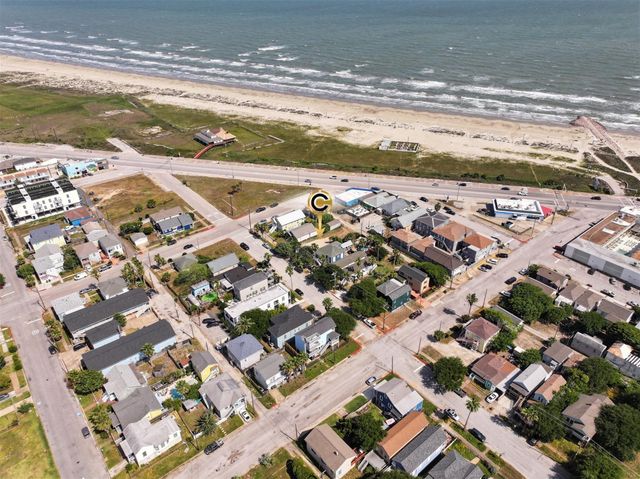 911 Avenue L, Galveston, TX 77550