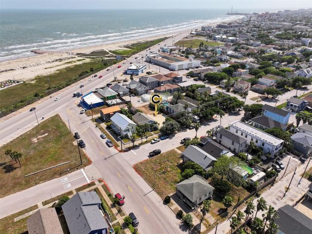 911 Avenue L, Galveston, TX 77550