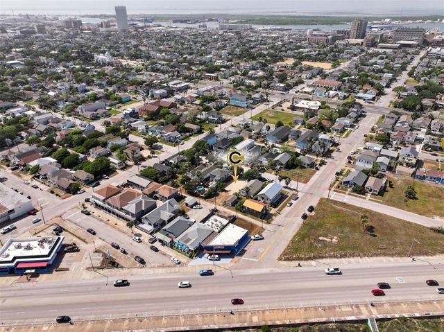 911 Avenue L, Galveston, TX 77550